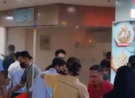 Gerai Makanan di Food Court PTC Surabaya Terbakar, Diduga Akibat Korsleting