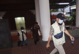 KPK Kembali Datangi Gedung DPRD Jatim, Ada Tersangka Baru?