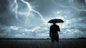 Waspada! BMKG Ingatkan Cuaca Ekstrem Pada Malam Tahun Baru di Jawa Timur