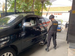 Polrestabes Surabaya Perketat Penjagaan Pascaperistiwa Bom di Astana Anyar