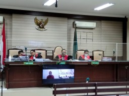 Terdakwa Penjual Barang Sitaan Satpol PP Surabaya Divonis 3,6 Tahun Penjara