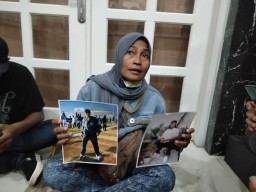 Datangi PN Surabaya, Ibu Korban Kerusuhan Kanjuruhan: Kenapa Hanya 5 Tersangka?