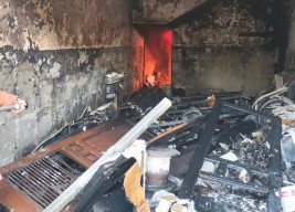 Percikan Api Menyambar Tiner, Gudang di Surabaya Terbakar, 2 Orang Jadi Korban