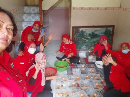 Rayakan Ultah Megawati, PDIP Surabaya Buka 32 Titik Dapur Umum untuk Masyarakat