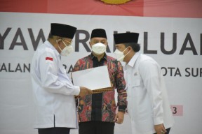 Sekda Ikhsan Dilantik Jadi Ketua PMI Surabaya, Ini Pesan Wali Kota Eri