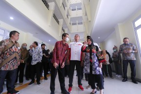 Wujudkan Hunian Layak, Mensos Risma Resmikan Rusun Sentra Pangudi Luhur Bekasi