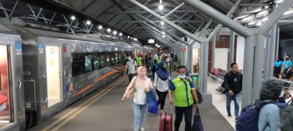 18 Ribu Orang Liburan Nyepi Naik Kereta, 40 armada Kereta Api Dijalankan di Daop 8