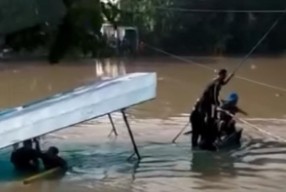 Mendebarkan, Begini Cerita Kepanikan Penumpang saat Perahu Tambang Tenggelam