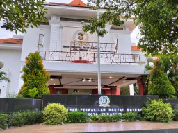 Lagu Indonesia Raya Akan Dinyanyikan Tiap Pagi, Jalanan Depan di Sekitar Balai Kota Akan Diberhentikan Sesaat