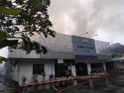 Karyawan Panik, Kebakaran Apotek Kimia Farma Terjadi saat Mati Lampu