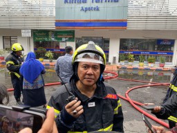 Terbakar hingga Atap Ambruk, Apotek Kimia Farma Diduga Alami Konsleting Listrik
