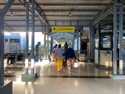 Momen Libur Lebaran, Hampir 72 Ribu Orang Mudik Naik Kereta Api KAI Daop 8