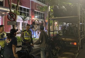Patroli Malam Ramadan, Polisi di Surabaya Tindak 100 Pelanggar dan Amankan 47 Motor