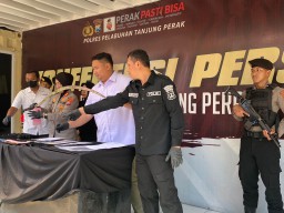 Dendam Kalah Perang Sarung, Geng Remaja Independent Sliwer Aniaya Korban dengan Sabetkan Celurit 1,8 Meter dan Pedang