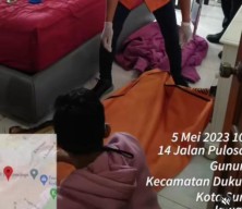 Curiga Mobil Masih Menyala, Lansia di Surabaya Ditemukan Tewas Kondisi Tengkurap