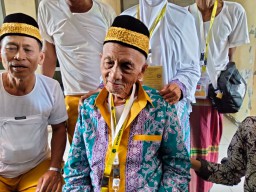 Usia 119 Tahun, Mbah Harun jadi Jamaah Calon Haji Tertua se Indonesia