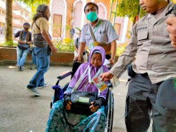 Kakanwil Kemenag Jatim Pastikan Seluruh CJH Lansia dalam Keadaan Sehat