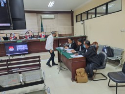 Terima Suap Rp39,5 Miliar Dana Hibah APBD Jatim, Sahat Didakwa Pasal Berlapis