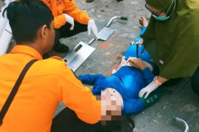 Diduga Depresi, Wanita ini Lompat dari Dupak Grosir Lantai Tiga