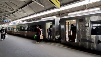 Penumpang Kereta Api Daop 8 Meningkat Jelang Libur Panjang Akhir Pekan, Segini Lonjakannya