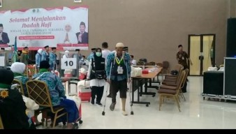 Disabilitas Tak Hentikan Semangat Pria Asal Bojonegoro ini Ibadah Haji