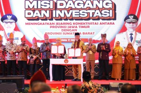 Dorong Investasi Jatim-Sumbar, Khofifah Ajak Pengusaha Investasi di SIER