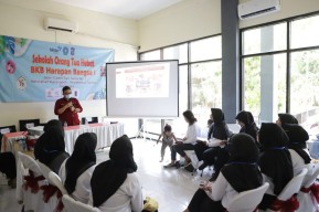 Cegah Stunting, Pemkot Surabaya Dirikan Sekolah Orang Tua Hebat
