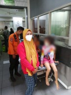 Sempat Adu Tarik dengan Ibu Korban, Begini Kronologi Monyet Serang Dua Bocah di Surabaya