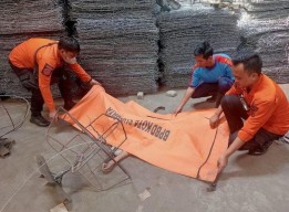 Perbaiki Atap Gudang, Seorang Pekerja di Surabaya Tewas Terjatuh