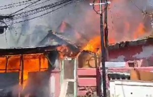 Diduga Lupa Mematikan Kompor, Rumah dan Warung di Tambaksari Surabaya Hangus Terbakar