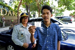 Dishub Surabaya Gencarkan Gerakan Minta Karcis: Tak Diberi, Laporkan!