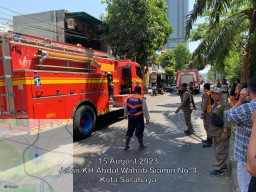 Gudang Resto Layar di Surabaya Terbakar, Diduga Korsleting Listrik