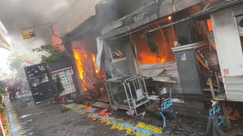 Dua Rumah di Bubutan Surabaya Hangus Terbakar, Diduga Akibat Korsleting Listrik