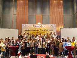 AK-Tekstil Solo Siapkan Produk dan SDM Kompeten Siap Kerja