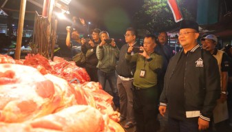 Cegah Daging Sapi Gelonggongan, RPH Surabaya Gelar Sidak Pasar