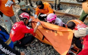 Hendak Berangkat Sekolah, Siswa SD di Surabaya Tewas Tersambar Kereta Api