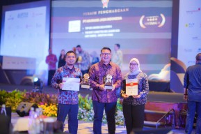 Berkomitmen Terapkan GRC Berkelanjutan, SIER Raih Dua Penghargaan TOP GRC Award 2023
