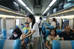 Libur Nasional, Penumpang Kereta Api di Surabaya Meningkat