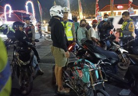 Pengendara Mabuk Tabrak Polisi dan Wartawan saat Operasi Zebra di Surabaya