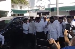 Deklarasi Capres-Cawapres, Anies Baswedan Dan Surya Paloh Tiba di Hotel Majapahit