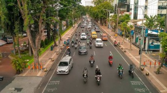 Wali Kota Eri Targetkan 2026 Seluruh Jalanan Surabaya Mulus Teraspal