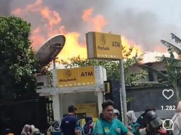 Satu Orang Tewas Pada Kebakaran Pabrik Tisu Mojokerto