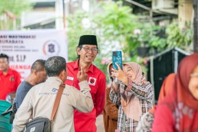 Kenalkan Ganjar-Mahfud, PDIP Surabaya Bikin Gerakan Holopis Kuntul Baris ke Kampung-kampung