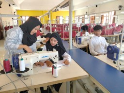 Puluhan Santri di Jawa Timur Ikut Pelatihan Penjahitan BDI dan RMI PBNU