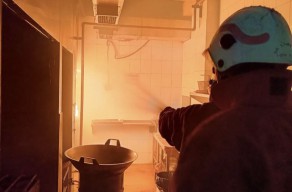 Restoran Ayam Bakar di Mulyorejo Surabaya Terbakar