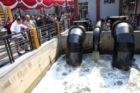 Cegah Banjir Wali Kota Eri Resmikan Dua Rumah Pompa Baru di Jambangan