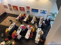 Rayakan Hari Batik Nasional, ARTOTEL TS Suites Surabaya Gelar Workshop Eco Print
