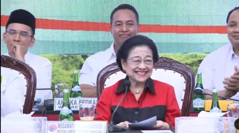 Mantan Panglima TNI Duduk Persis di Belakang Megawati saat Pengumuman Cawapres, Begini Kata Pengamat