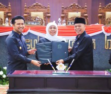 Tepat Akhir Tahun, Masa Jabatan Khofifah dan Emil Dardak Berakhir pada 31 Desember 2023