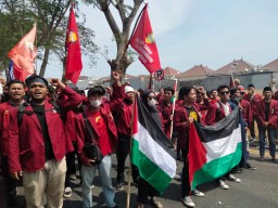 Ratusan Mahasiswa IMM Kutuk Kekejaman Israel, Konjen AS di Surabaya Bergaung Teriakan Free Palestine!